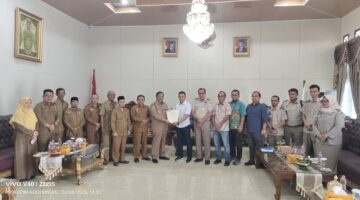 Profesor Sutan Nasomal Menyambut Baik Penyerahan Sertifikat Sekolah Rakyat Diserahkan Bupati Aceh Singkil Safriadi Oyon!!!